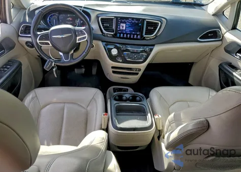 2018 Chrysler Pacifica Hybrid Touring L z USA, uszkodzony, nr VIN 2C4RC1L78JR129608